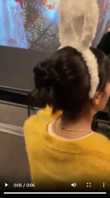 Fans See IU in Person Up Close