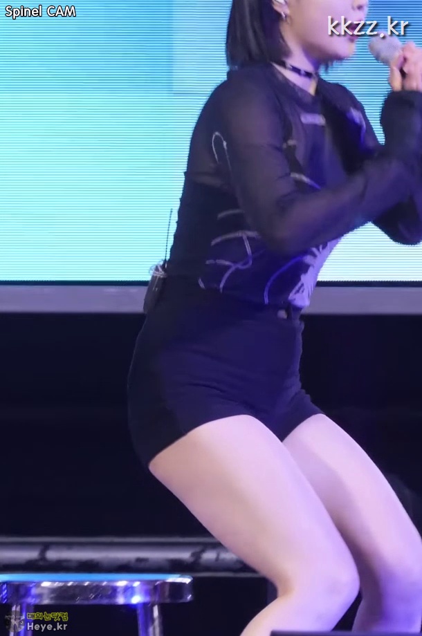 BBGIRLS Yuna's Thighs in Short Shorts