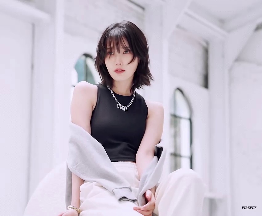 IU's Chic and Sexy Vibe